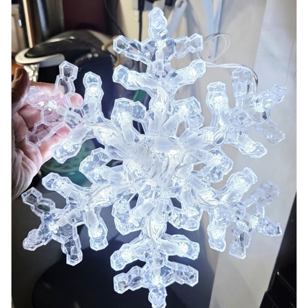 Kurt S. Adler 12 Inch 35 Light LED Crystal Snowflake decoration‎ WORKS